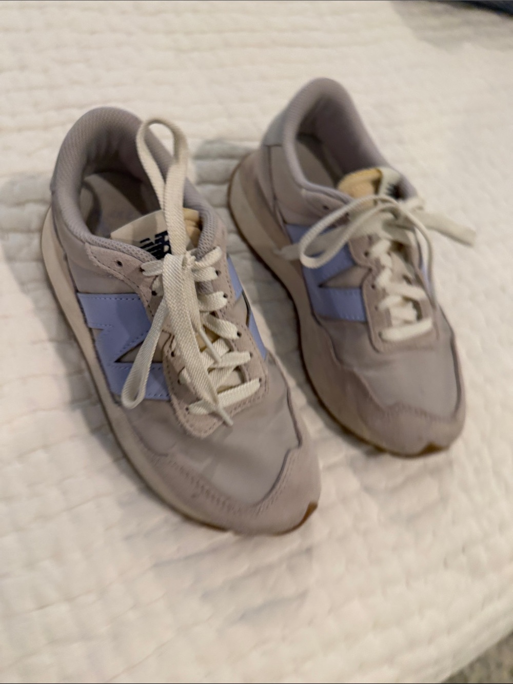 New Balance Women's Light Gray and Lavender Retro Runner Sneakers